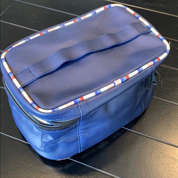 YUMI KIM Training Case - Picture 4 of 6